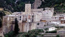 Ρεσιτάλ υποκρισίας στο Περιβόλι της Παναγίας