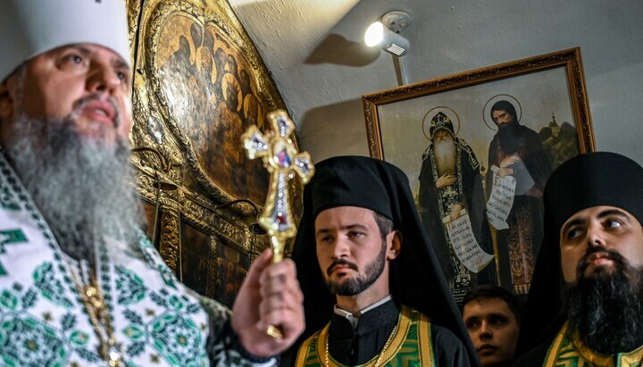 Ο Σέργιος Ντουμένκο στις Μακρινές Σπηλιές της Λαύρας το Κιέβου