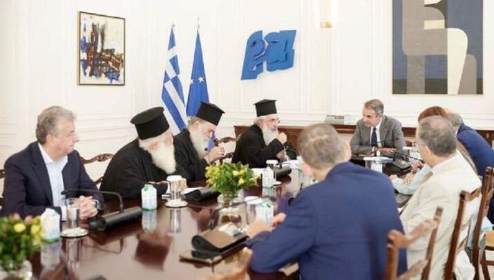 Στυγμιότυπο από τη συνάντηση Αρχιεπισκόπου-Μητσοτάκη. Φωτογραφία: ertnews.gr