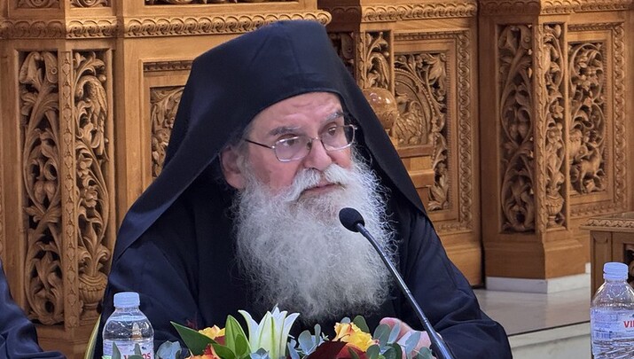 Ομιλία του Πανοσιολογιωτάτου Αρχιμανδρίτη π. Αρτεμίου, από την Ιερά Μονή Γρηγορίου Αγίου Όρους. Φωτογραφία: Romfea.gr