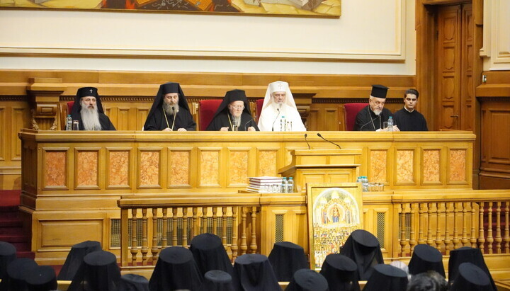 Ο Οικουμενικός ανησυχεί για «άτακτες φωνές» που επικρίνουν την Εκκλησία του