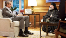 Συνάντηση Μητσοτάκη με τον Αρχιεπίσκοπο Αυστραλίας Μακάριο στο Μαξίμου