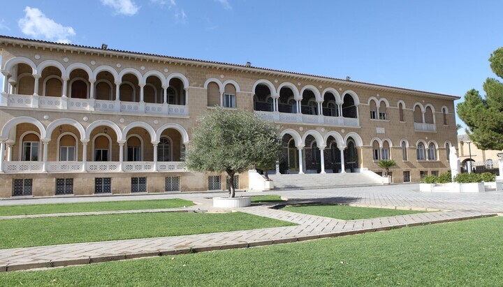 Στήριξη πολυτέκνων οικογενειών με επιδόματα από την Εκκλησία Κύπρου