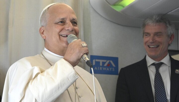 Πάπας Λέων XIV: «Όχι» στην τυποποίηση των ευλογιών για ΛΟΑΤΚΙ+