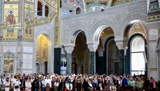 Ουρές επτά ωρών στον Άγιο Σάββα Βελιγραδίου για την Τιμία Ζώνη