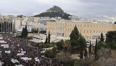 Τριπλή 24ωρη απεργία στις 24 Ιουνίου σε τουρισμό, κατασκευές και Περιφέρειες