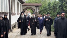 Πατριάρχης Πορφύριος και Πάστορας Μπερνς επισκέφθηκαν τη Μονή Γκρατσάνιτσα