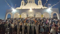 Χιλιάδες Χριστιανοί στη λιτανεία της εικόνας του Αγίου Νικοδήμου στη Νάξο