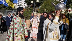 Οι πιστοί στην Άρτα προσκύνησαν Λείψανο του Οσίου Αθανασίου