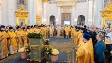 Πολυαρχιερατικό συλλείτουργο στο Καζάν ενώπιον λειψάνου του Αγίου Σπυρίδωνα