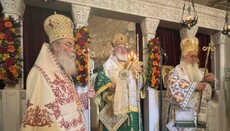 Πολυαρχιερατικό συλλείτουργο τελέστηκε στον τάφο του Αποστόλου Λουκά στη Θήβα