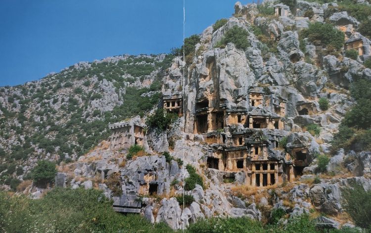 13-ΛΑΞΕΥΤΟΙ ΤΑΦΟΙ ΜΥΡΑ ΛΥΚΙΑΣ (4).jpg (102 KB)