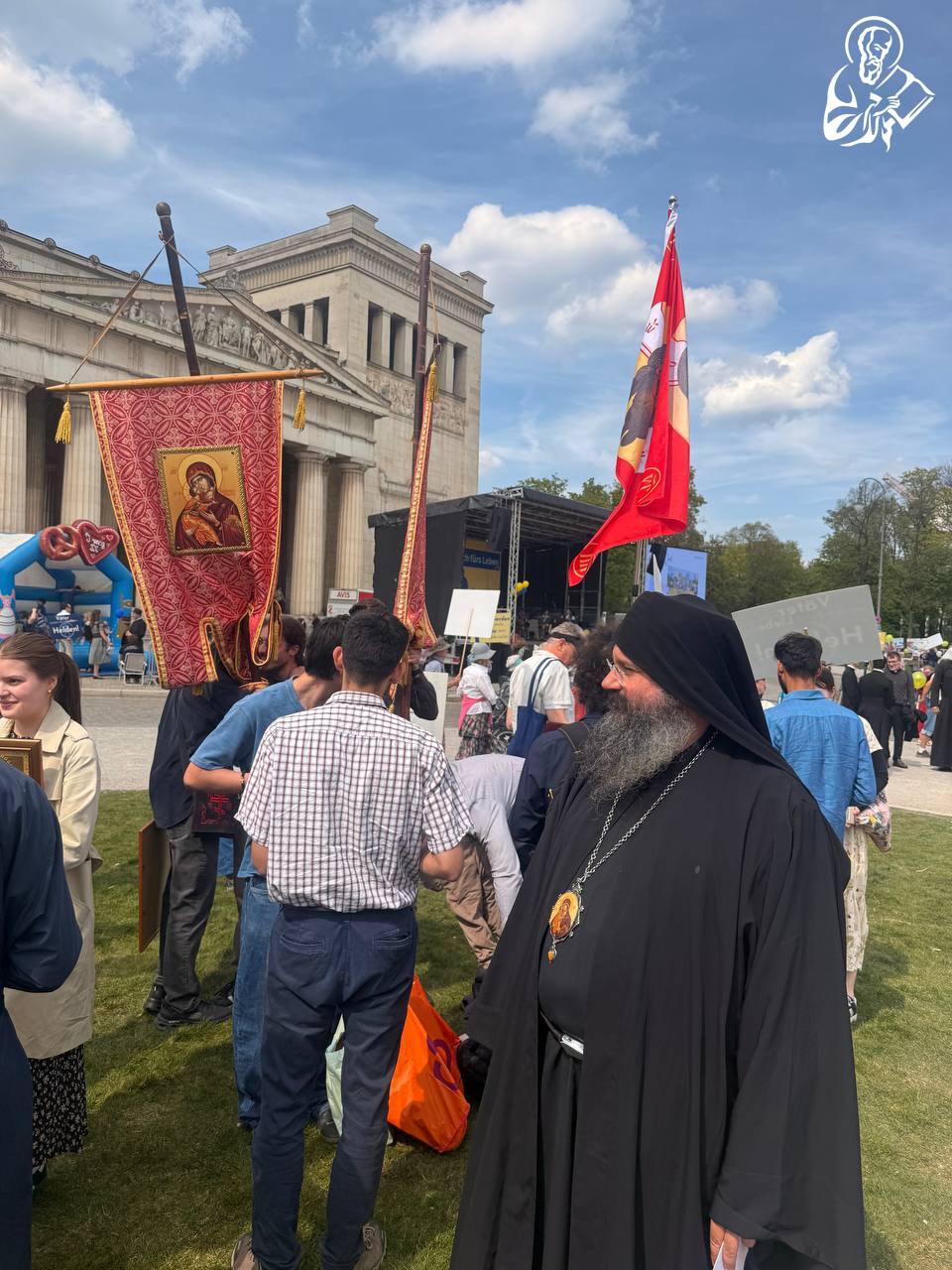 Μόναχο: Χιλιάδες στην «Πορεία για τη Ζωή» με έντονο Ορθόδοξο χρώμα фото 3