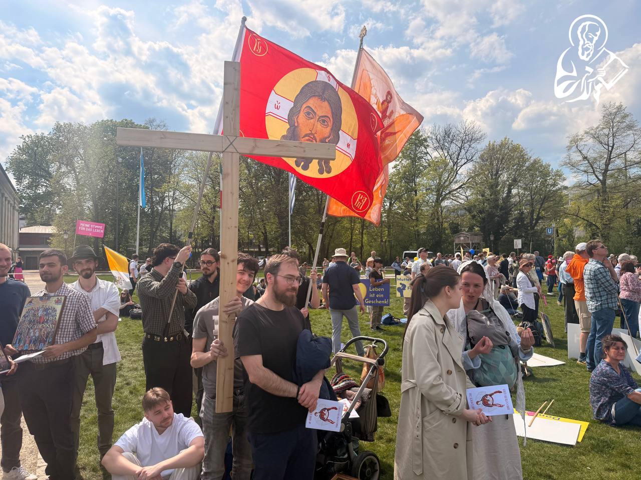 Μόναχο: Χιλιάδες στην «Πορεία για τη Ζωή» με έντονο Ορθόδοξο χρώμα фото 2