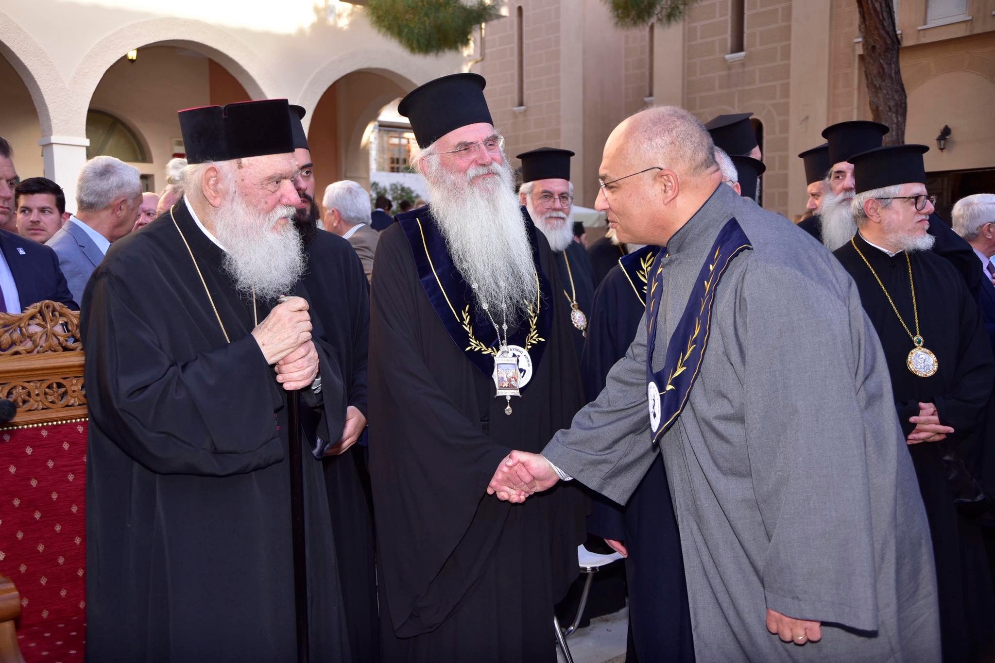 Επίτιμος Διδάκτορας του ΠΑΔΑ ο Μητροπολίτης Μεσογαίας Νικόλαος - μια φωτογραφία 9