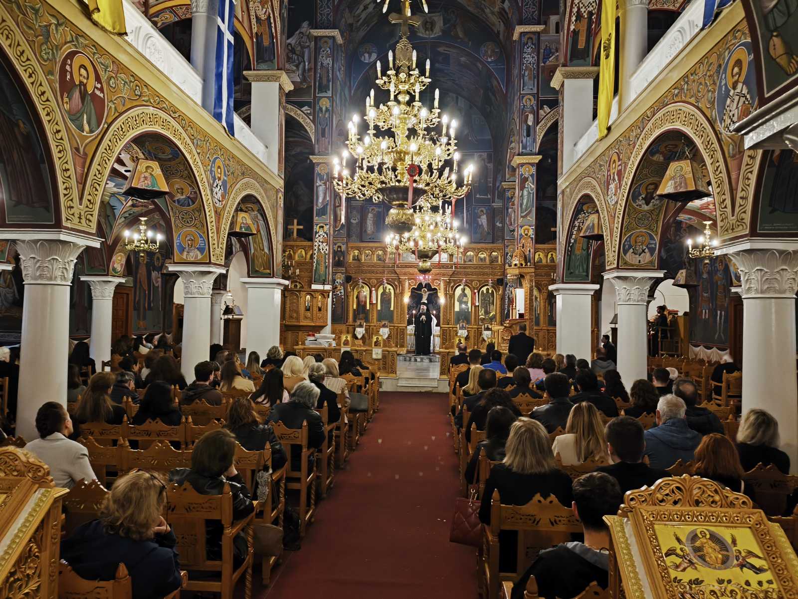 Βραδινή Θεία Λειτουργία για υποψηφίους των Πανελληνίων στη Φλώρινα - μια φωτογραφία 3