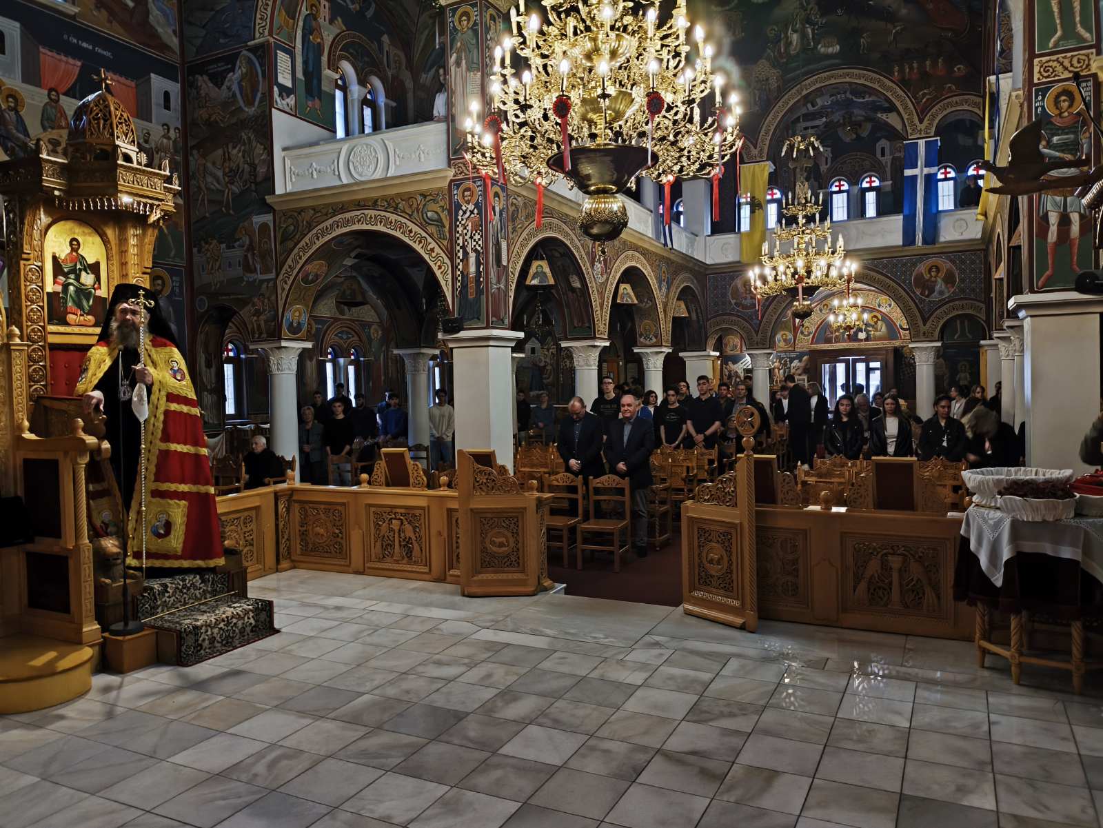 Βραδινή Θεία Λειτουργία για υποψηφίους των Πανελληνίων στη Φλώρινα - μια φωτογραφία 4