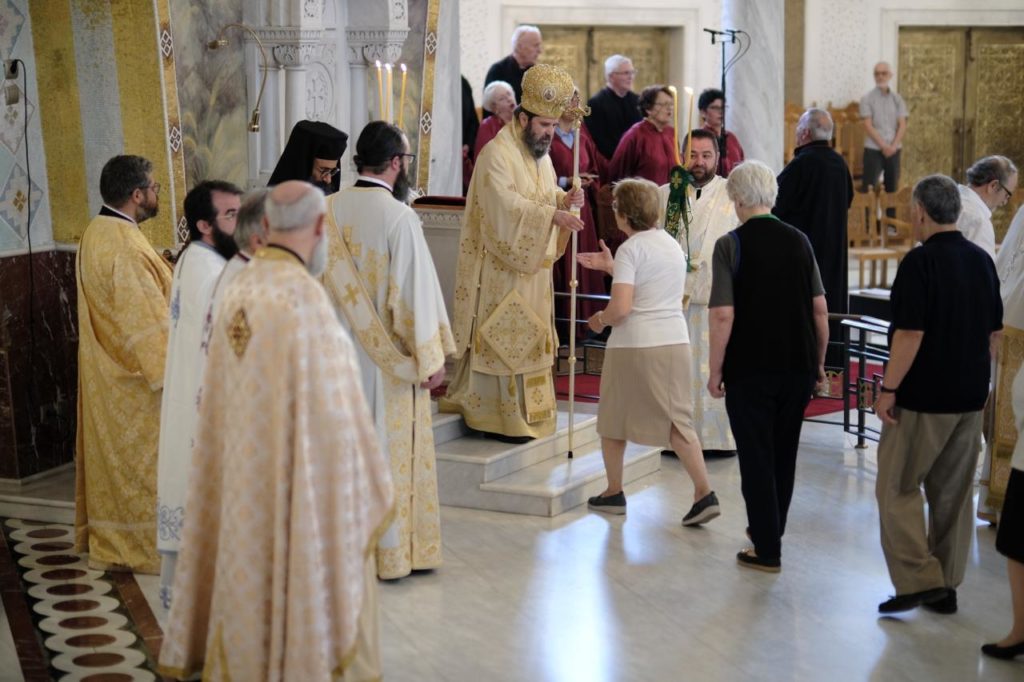 Αρχιεπίσκοπος Αλβανίας Ιωάννης: Θεία Λειτουργία της Πεντηκοστής στα Τίρανα - μια φωτογραφία 5