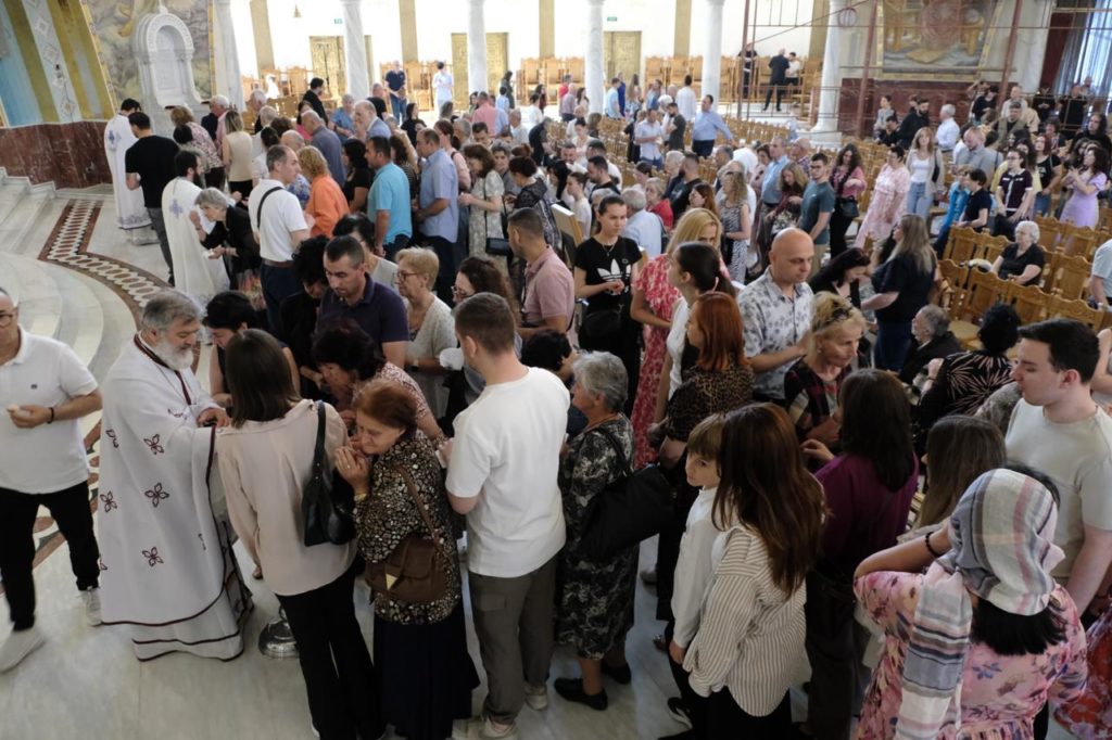 Αρχιεπίσκοπος Αλβανίας Ιωάννης: Θεία Λειτουργία της Πεντηκοστής στα Τίρανα - μια φωτογραφία 7