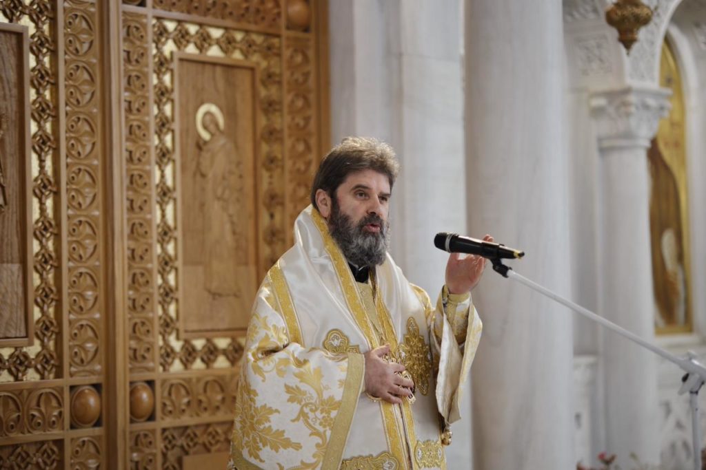 Αρχιεπίσκοπος Αλβανίας Ιωάννης: Θεία Λειτουργία της Πεντηκοστής στα Τίρανα - μια φωτογραφία 11
