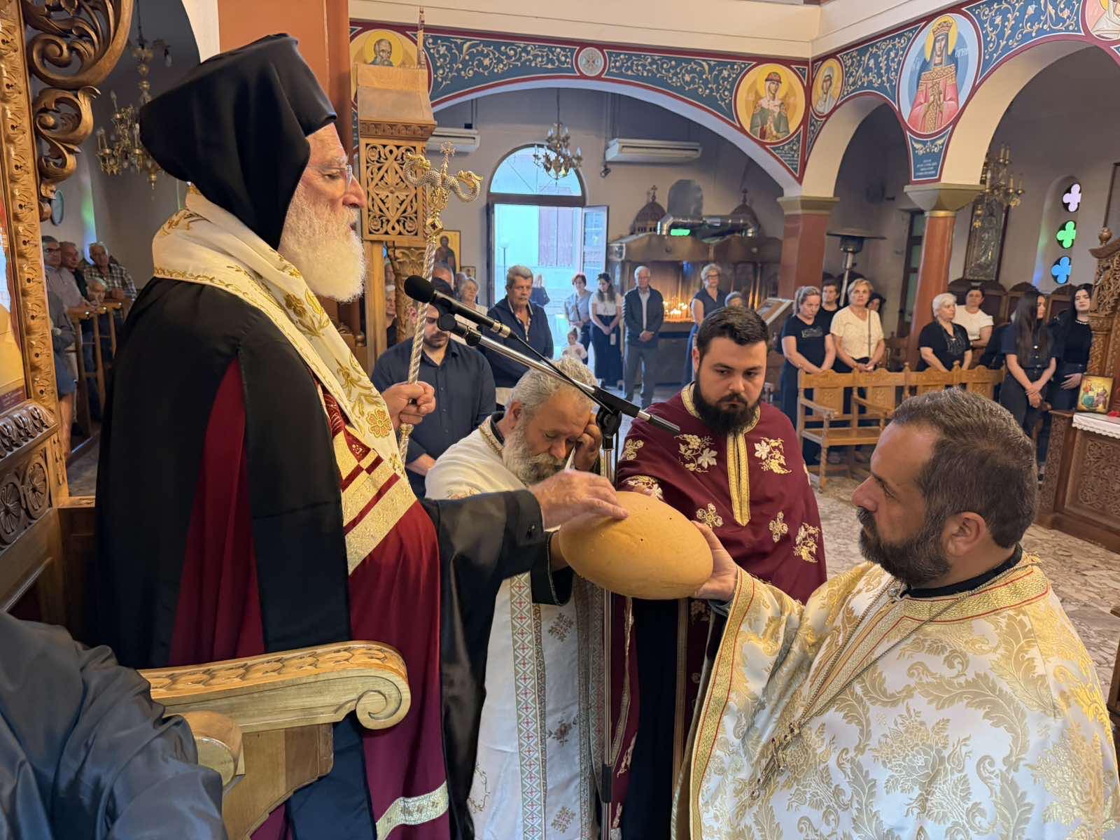 Πανηγυρικός Εσπερινός της Αγίας Τριάδος στους Αποστόλους Πεδιάδος - μια φωτογραφία 2