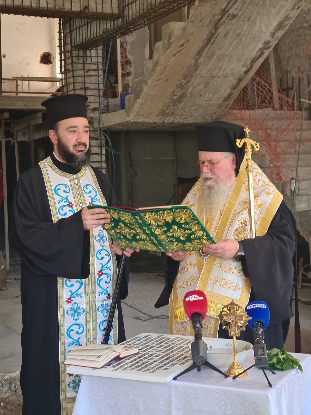 Μητροπολίτης Στέφανος έθεσε θεμέλιο λίθο Κειμηλιαρχείου στην Καβάλα - μια φωτογραφία 1
