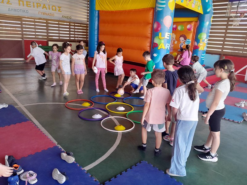 Αγιασμός για την έναρξη του Summer Camp των Εκπαιδευτηρίων της Ι.Μ. Πειραιώς - μια φωτογραφία 3
