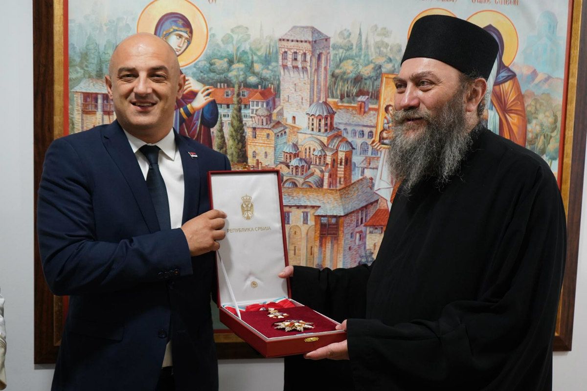Στη Θεσσαλονίκη απονεμήθηκε το Παράσημο Σρέτενιε Α΄ στη Μονή Χιλανδαρίου - μια φωτογραφία 1