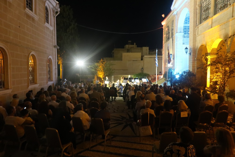 200 χρόνια Ερμούπολης: εκδηλώσεις μνήμης στον Ιερό Ναό Μεταμορφώσεως Σύρου - μια φωτογραφία 2