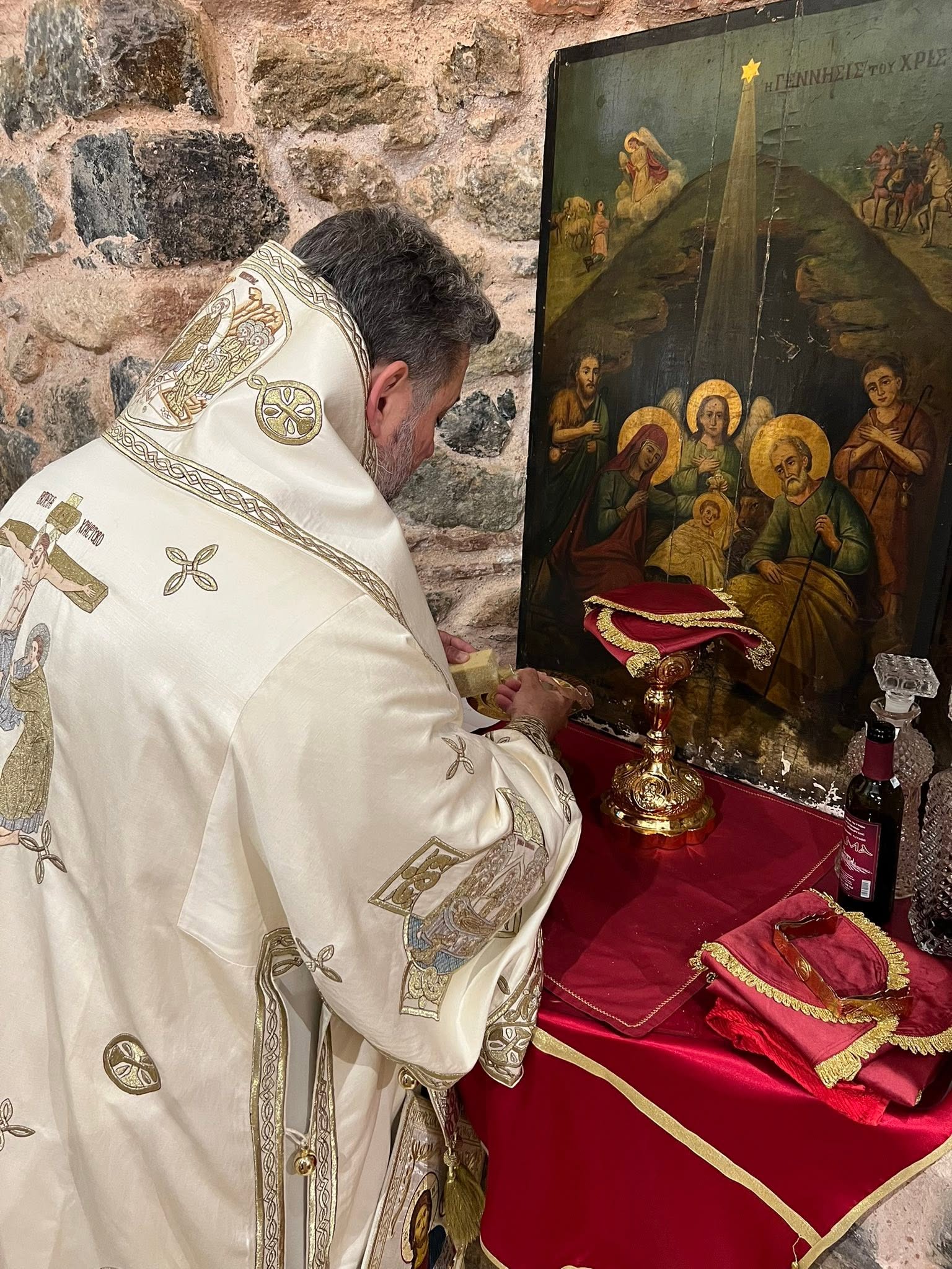 Αρχιερατική Θεία Λειτουργία στον Άνω Βόσπορο για τη Γέννηση του Τιμίου Προδρόμου - μια φωτογραφία 1