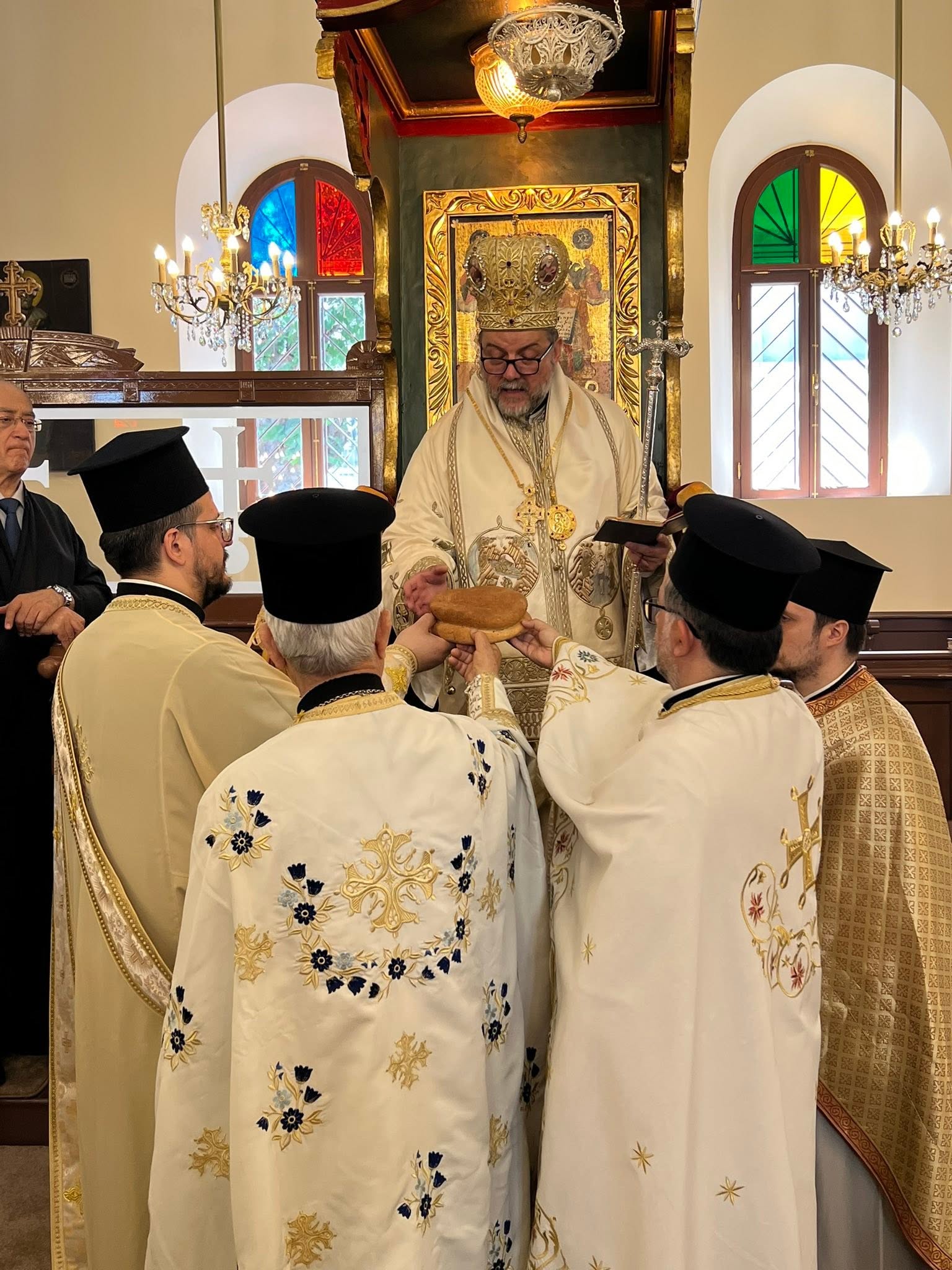 Αρχιερατική Θεία Λειτουργία στον Άνω Βόσπορο για τη Γέννηση του Τιμίου Προδρόμου - μια φωτογραφία 3