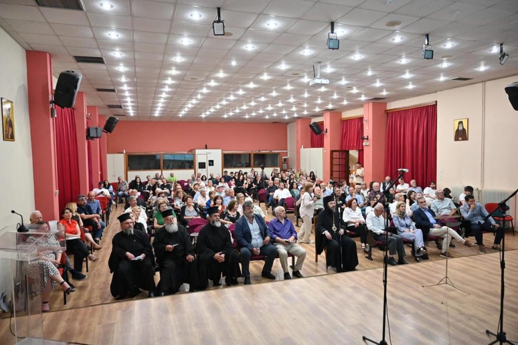Τιμιτική εκδήλωση στην Κόνιτσα παρουσία του Μητροπολίτη - μια φωτογραφία 7