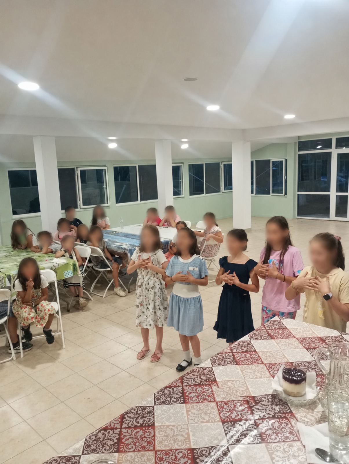 Επίσκεψη στην κατασκήνωση της Μητρόπολης Φλωρίνης - μια φωτογραφία 2