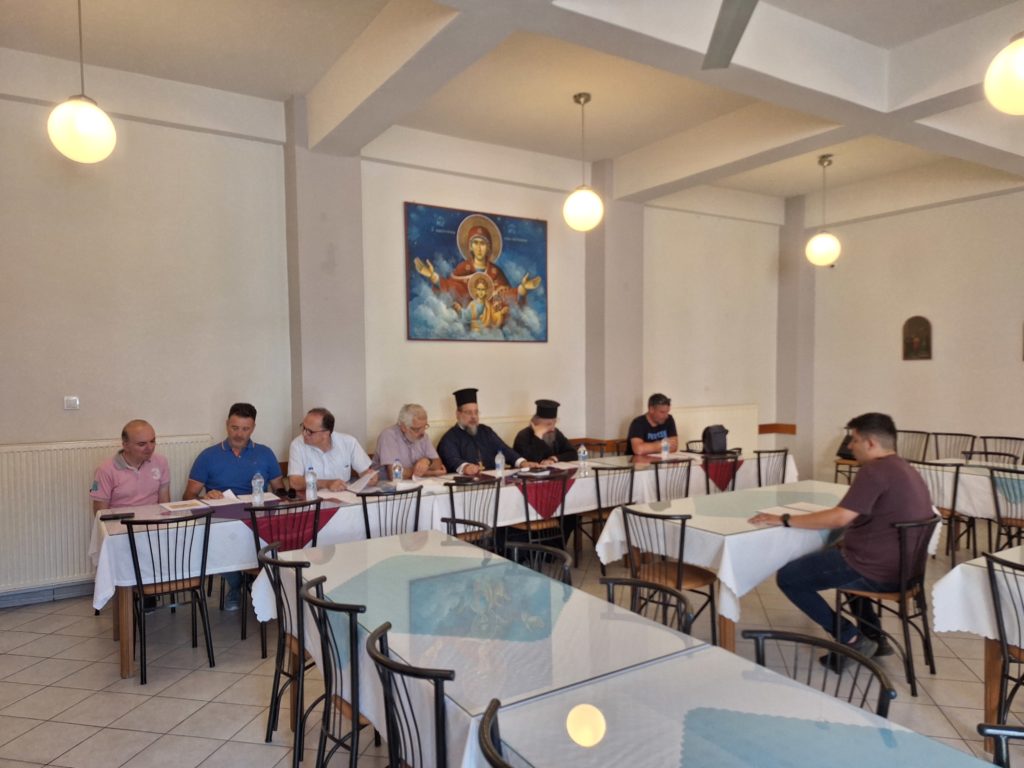 Απολυτήριες εξετάσεις στη Σχολή Βυζαντινής Μουσικής της Μητρόπολης Μαρωνείας - μια φωτογραφία 1