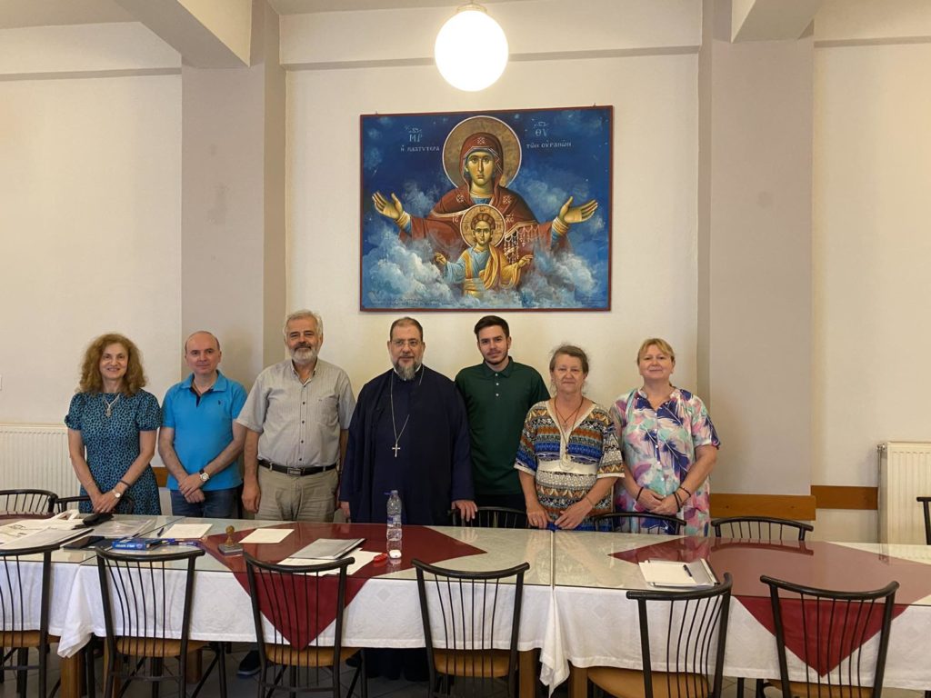Απολυτήριες εξετάσεις στη Σχολή Βυζαντινής Μουσικής της Μητρόπολης Μαρωνείας - μια φωτογραφία 2