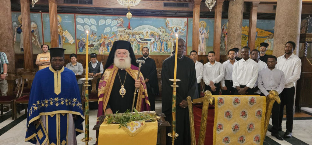 Πανηγυρική Θεία Λειτουργία στην Αλεξάνδρεια και ρασοφορία 10 ιεροσπουδαστών - μια φωτογραφία 7