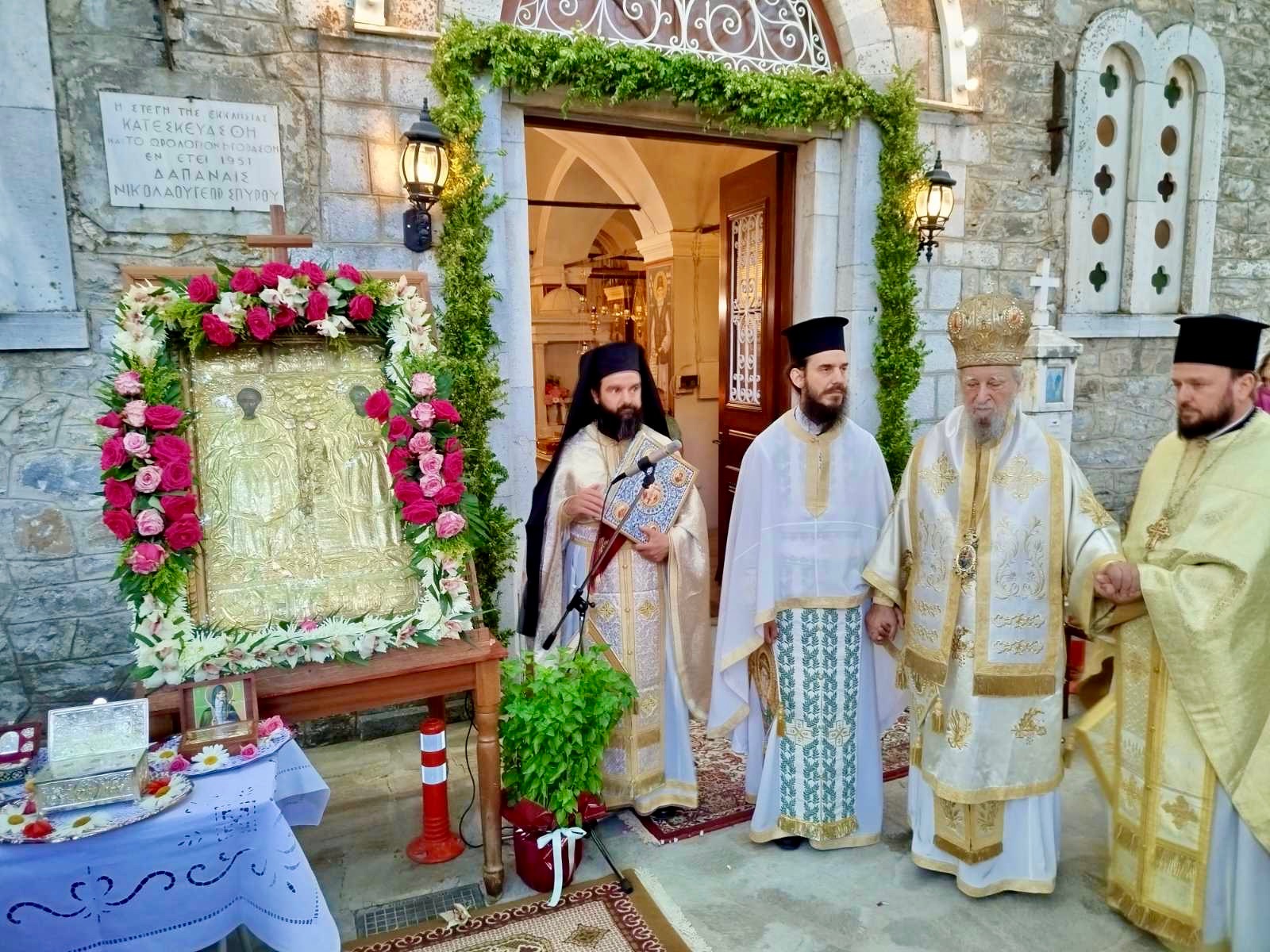 Εορτάσθηκαν οι Άγιοι Ανάργυροι στην Κυνουρία με τους Μητροπολίτες Επιφάνιο και Σεραφείμ - μια φωτογραφία 1