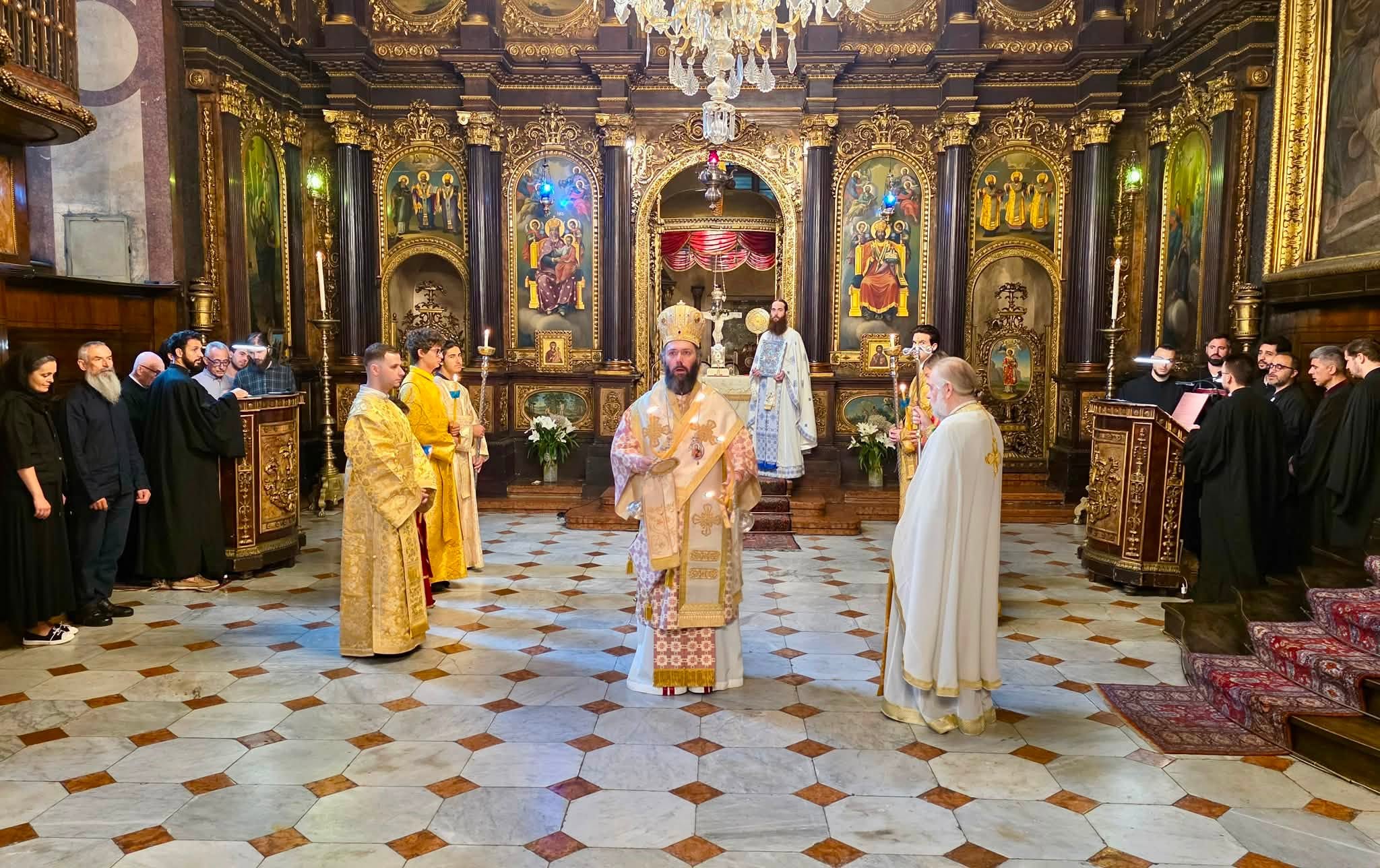 Πλήθος Ορθοδόξων Χριστιανών εκκλησιάστηκε στη Βιέννη - μια φωτογραφία 1