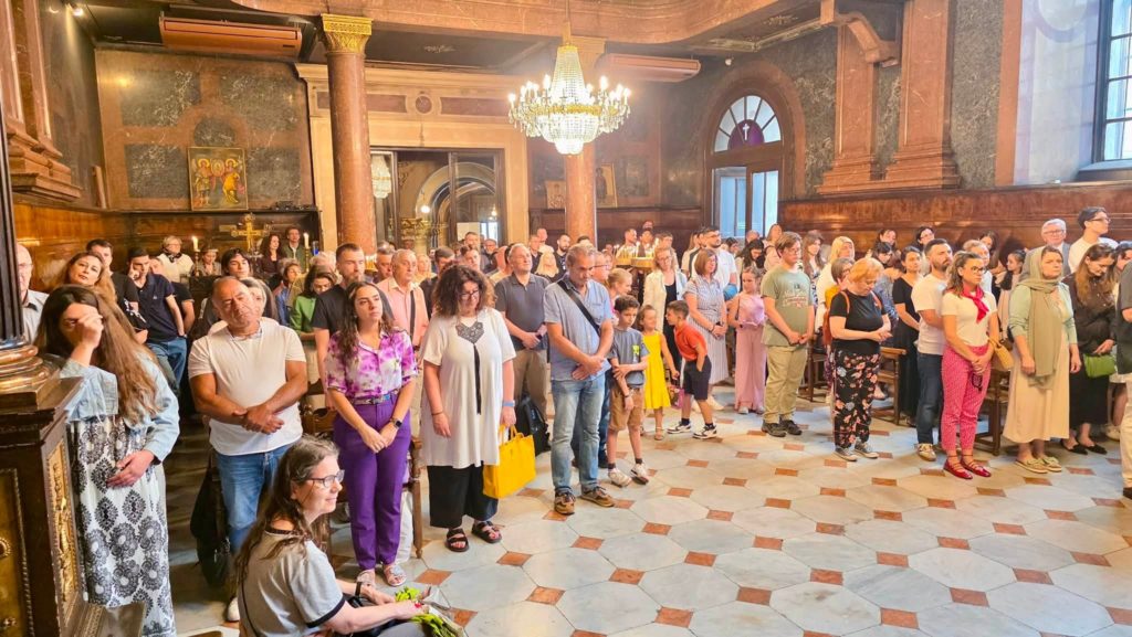 Πλήθος Ορθοδόξων Χριστιανών εκκλησιάστηκε στη Βιέννη - μια φωτογραφία 6