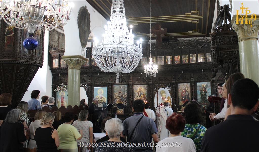 Χειροτονία ιερομονάχου από τον Μητροπολίτη Άρτης - μια φωτογραφία 1