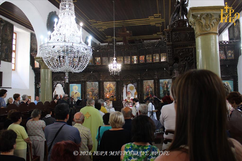 Χειροτονία ιερομονάχου από τον Μητροπολίτη Άρτης - μια φωτογραφία 5
