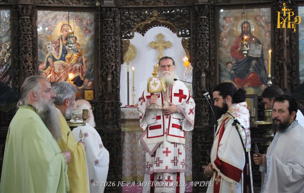 Χειροτονία ιερομονάχου από τον Μητροπολίτη Άρτης - μια φωτογραφία 6
