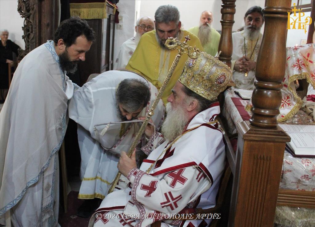 Χειροτονία ιερομονάχου από τον Μητροπολίτη Άρτης - μια φωτογραφία 9