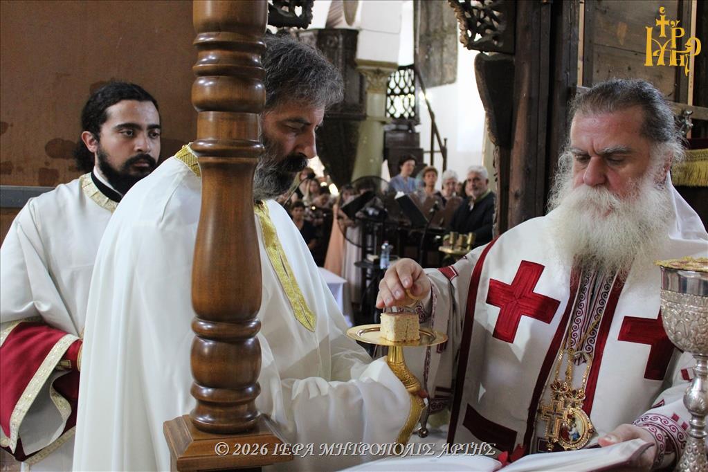 Χειροτονία ιερομονάχου από τον Μητροπολίτη Άρτης - μια φωτογραφία 16