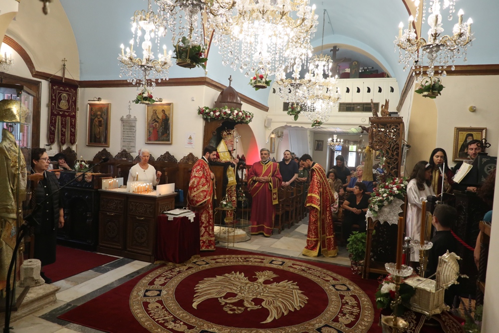 Πανηγύρισε για πρώτη φορά ο ανεγερθείς ναός της Αγίας Κυριακής Μυκόνου - μια φωτογραφία 4