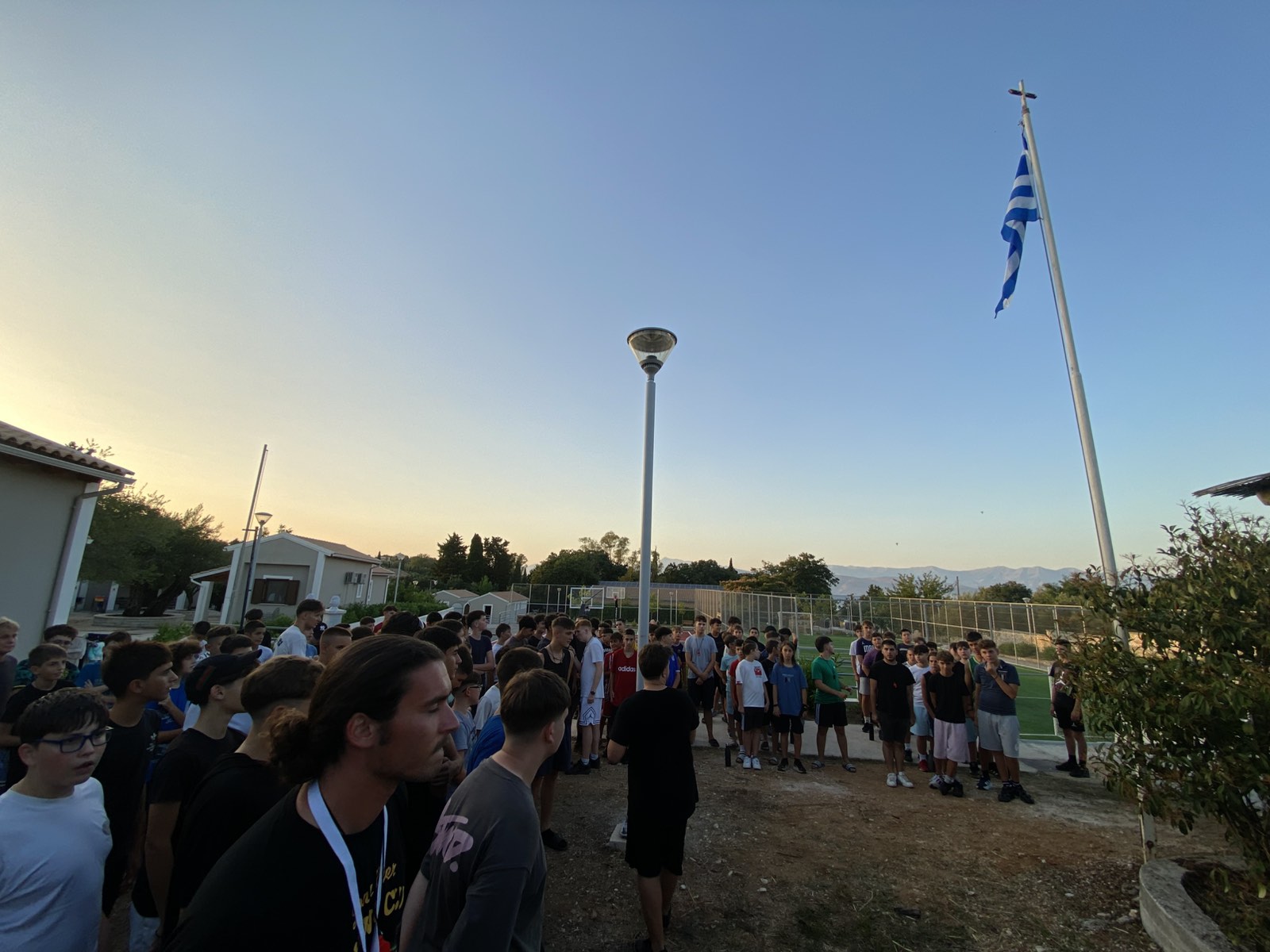 Ο Μητροπολίτης Κερκύρας Νεκτάριος ευλόγησε τα παιδιά των κατασκηνώσεων - μια φωτογραφία 4