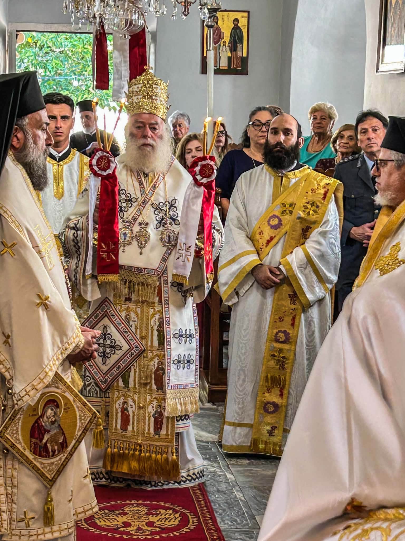 Ο Πατριάρχης Αλεξανδρείας Θεόδωρος Β' λειτούργησε στην Αμοργό - μια φωτογραφία 2