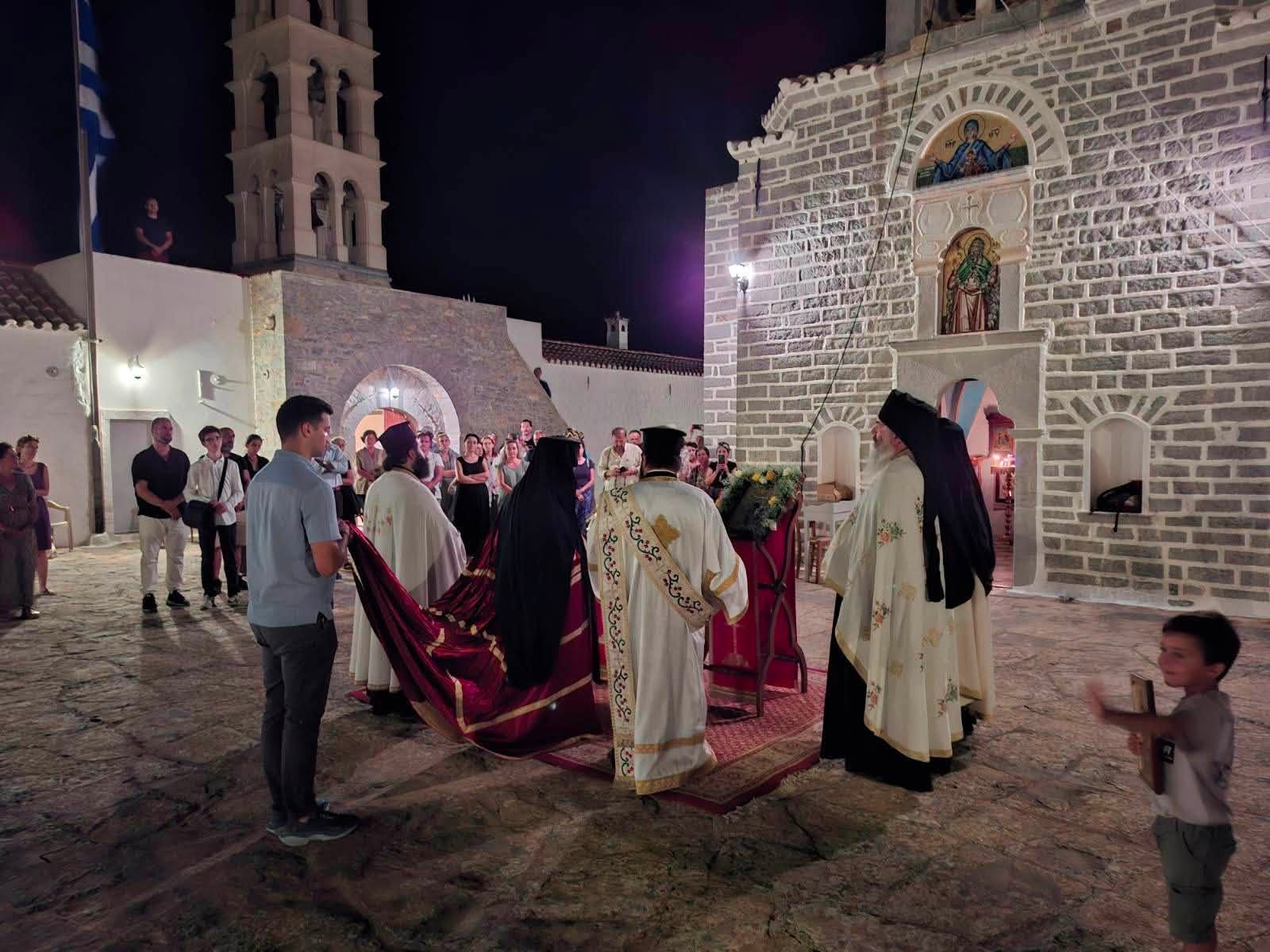 Αγρυπνία για τον Προφήτη Ηλία στην ομώνυμη Μονή της Ύδρας - μια φωτογραφία 6