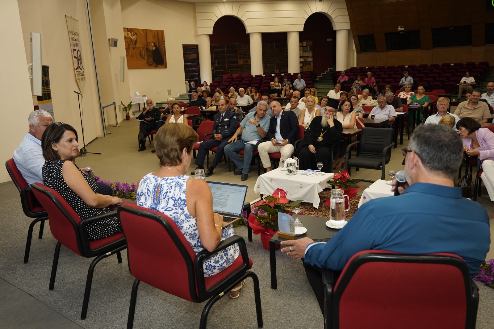 Ξεκίνησε στο Κολυμπάρι Χανίων το 7ο Παγκόσμιο Συνέδριο Κρητών - μια φωτογραφία 3