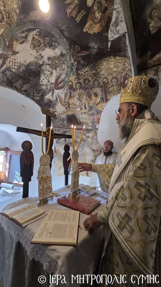 Ο Μητροπολίτης Σύμης λειτούργησε στη Μονή Προφήτου Ηλιού στη Σύμη - μια φωτογραφία 6